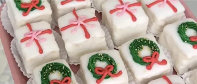 Några små bakelser med frosting